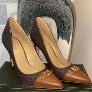 Michael Kors Parker Monogram Pump